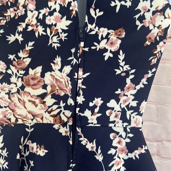 B.Darling floral fit & flare sleeveless mini dress size 1/2 - Picture 6 of 11